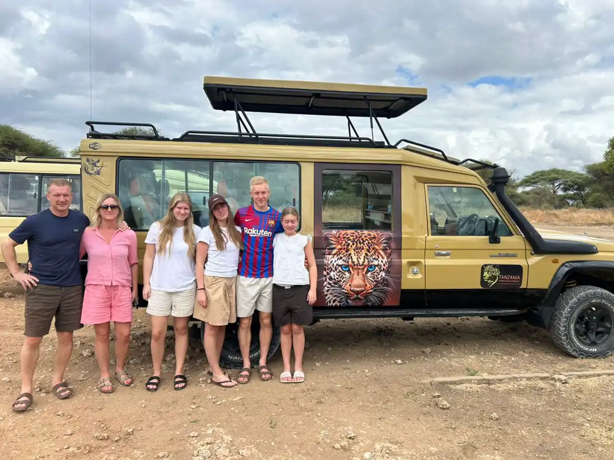 9 day Northern Circuit luxury family safari